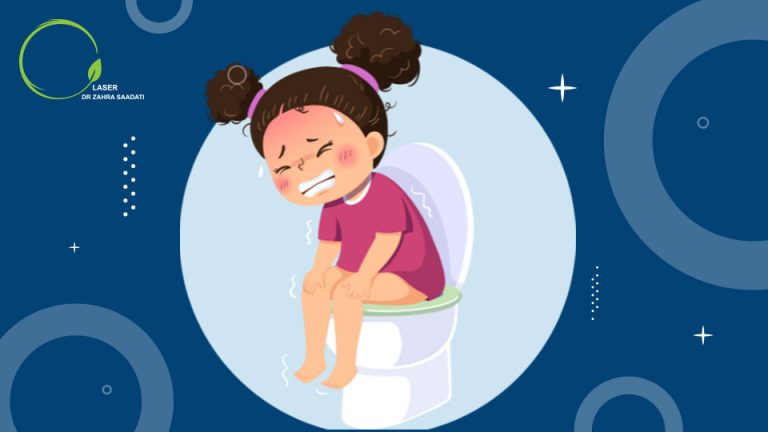 دفع مدفوع با فشار زیاد توسط دختر بچه ای که روی توالت فرنگی نشسته است.